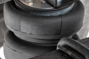 Chevrolet Silverado 2500 HD Air Spring Kit - Rear - Rough Country - with compressor | Wireless Controller | 0-6